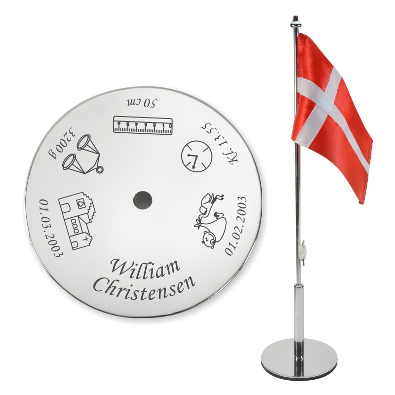BF.5001 - Dåbsflag med navn bordflag og dåbsflag med navn og fødselsmål indgraveret