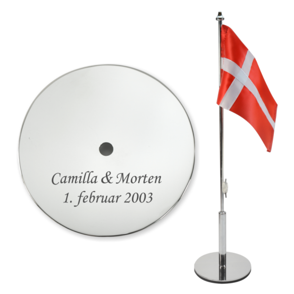 Bordflag fra Memozz med gravering af navne