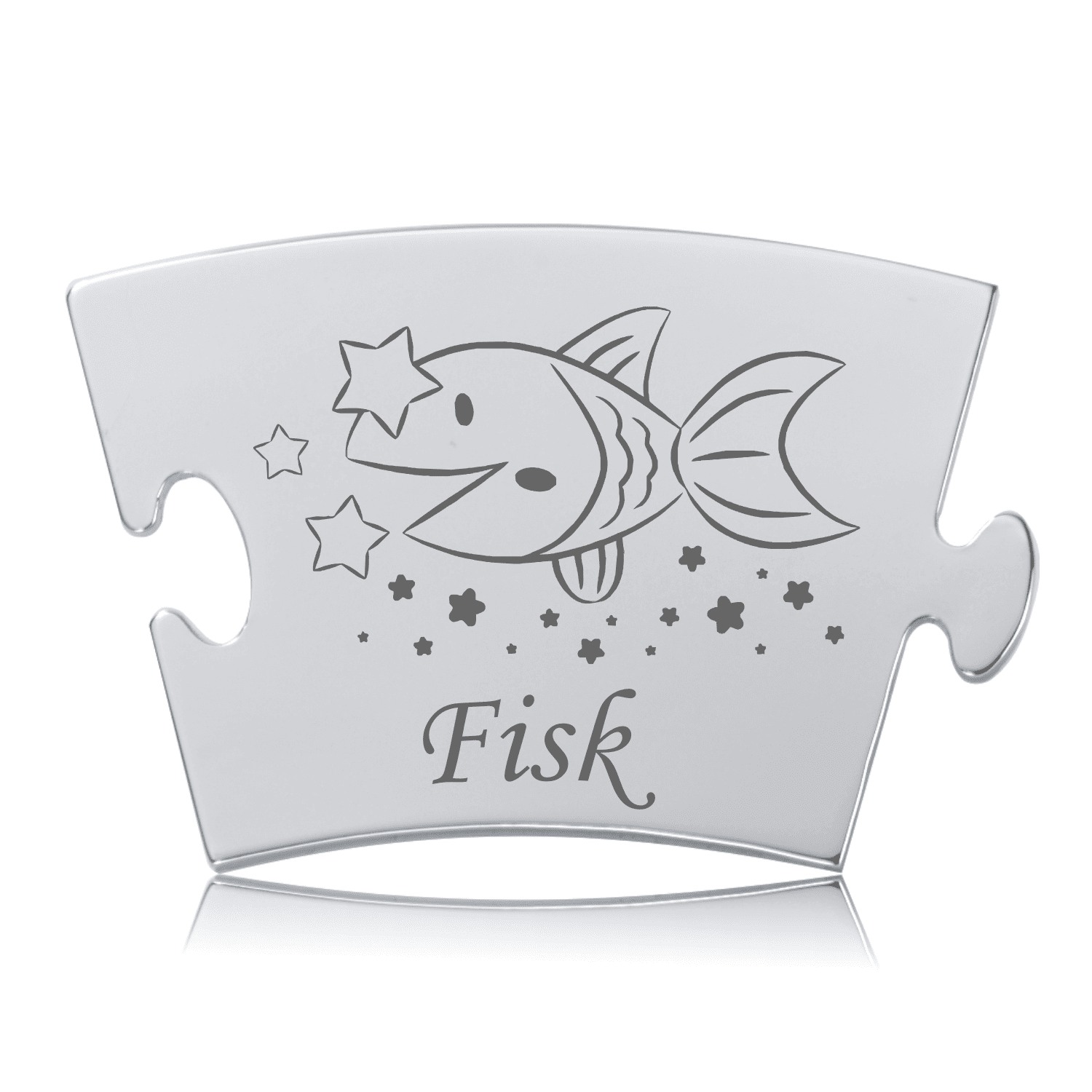 Memozz Classic Stjernetegn Fisk mindebrik i håndpoleret stål med mørk lasergravering af en glad fisk og stjerner