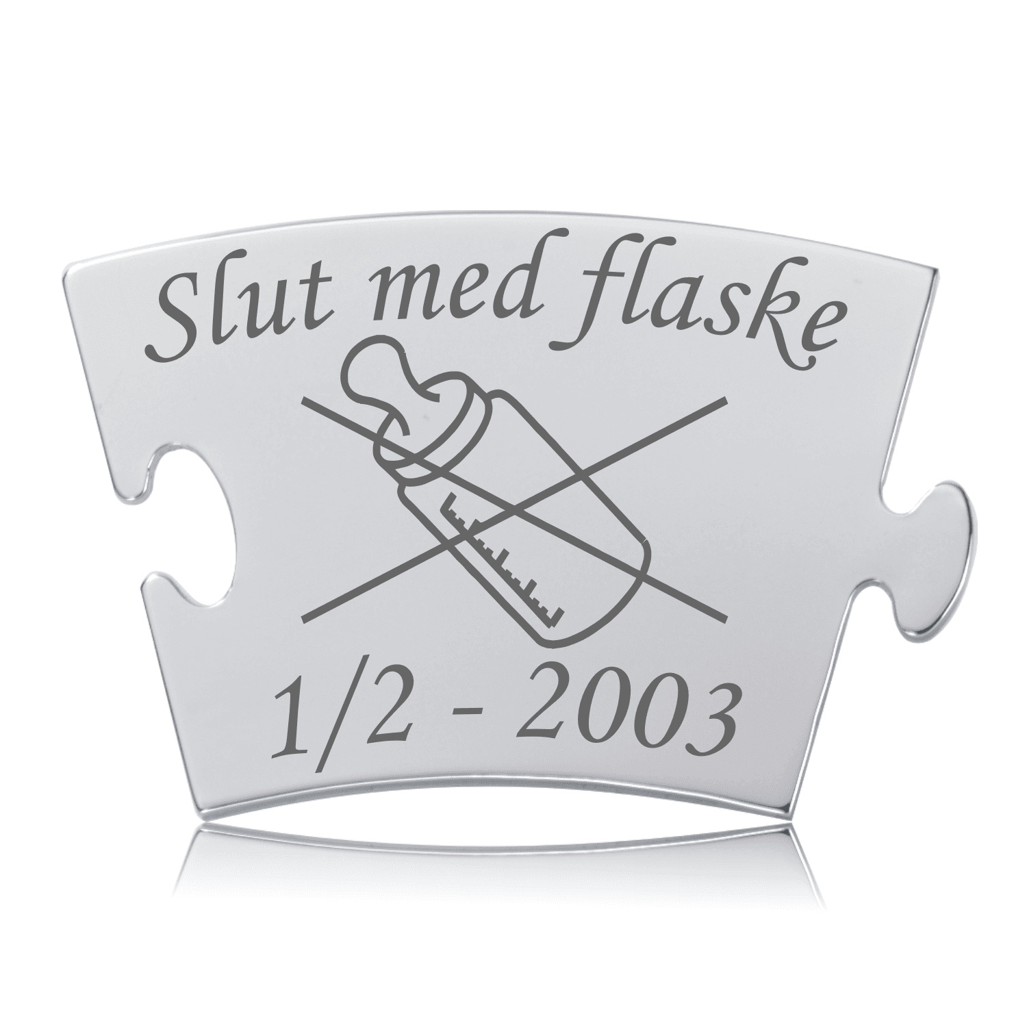 Memozz Classic brik med teksten "Slut med flaske" og et overstreget flaskesymbol, i håndpoleret rustfri stål.
