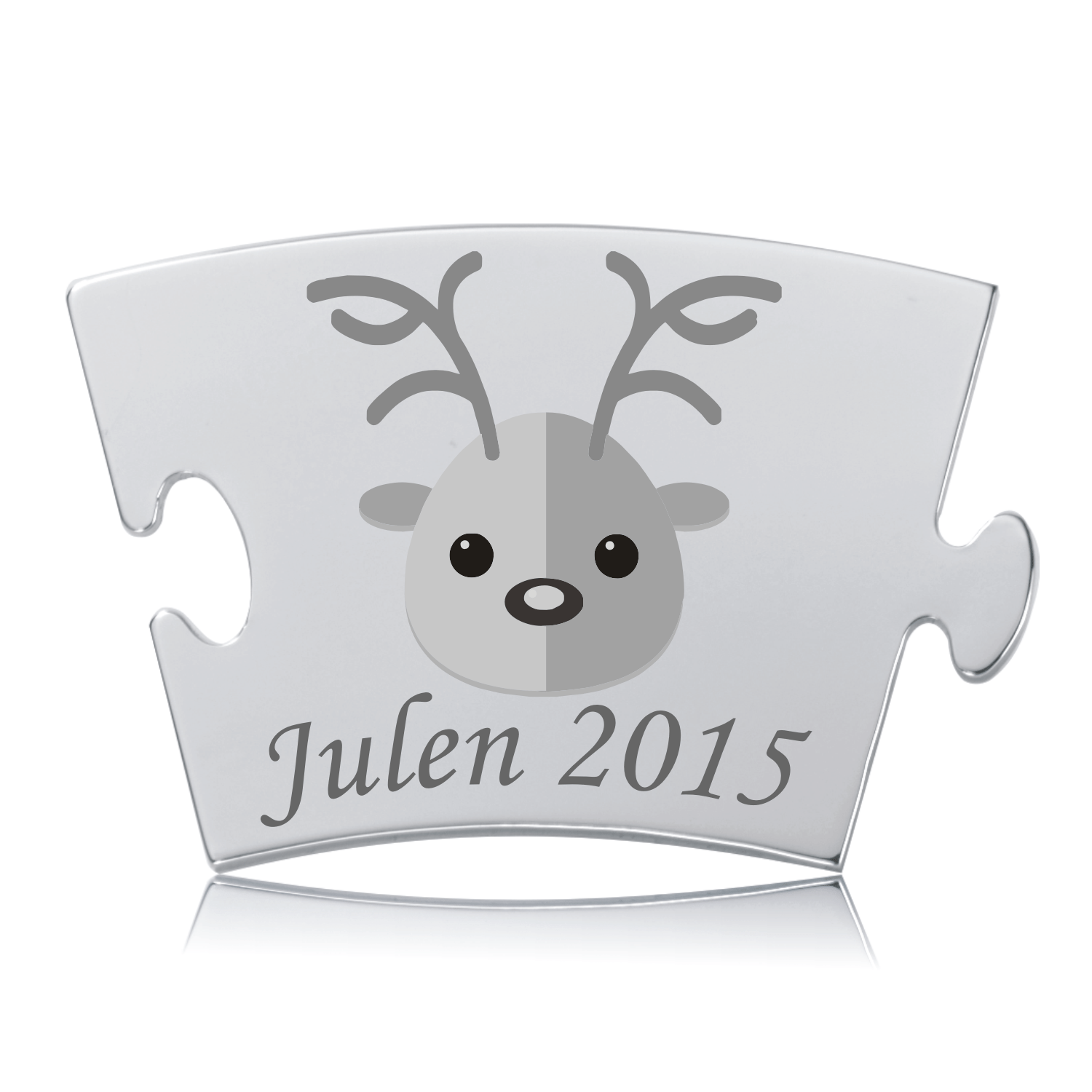 Memozz Classic Årets Julebrik 2015 i blankpoleret stål med indgraveret rensdyr og teksten Julen 2015