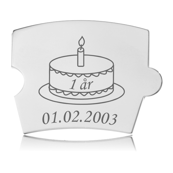 Blankpoleret Memozz Spin "Fødselsdag - Model Kage" mindebrik i rustfrit stål med graveret kagedesign og inskriptionen "1 år" og en dato