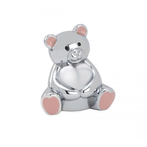Forkrommet bamse sparebøsse med pink ører og fødder, set forfra, med et blankt hjerte på brystet, klar til gravering.