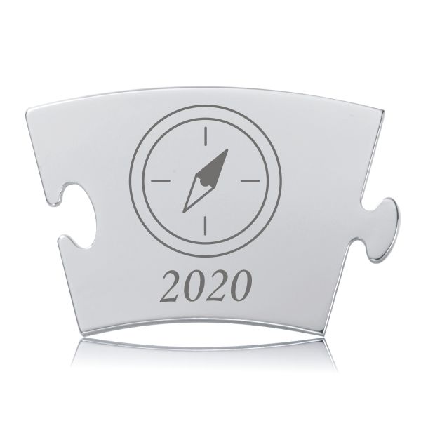 Memozz Classic Årsbrik 2020 i poleret rustfrit stål med indgraveret kompas og årstal