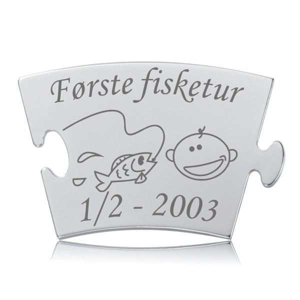 Memozz Classic brik "Første fisketur" i rustfrit stål med gravering af fisk, barn og tekst.