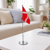 Bordflag på hvidt bord i stue